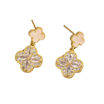 [Love Lucky]Four-leaf clover with diamonds Fritillary stud earrings