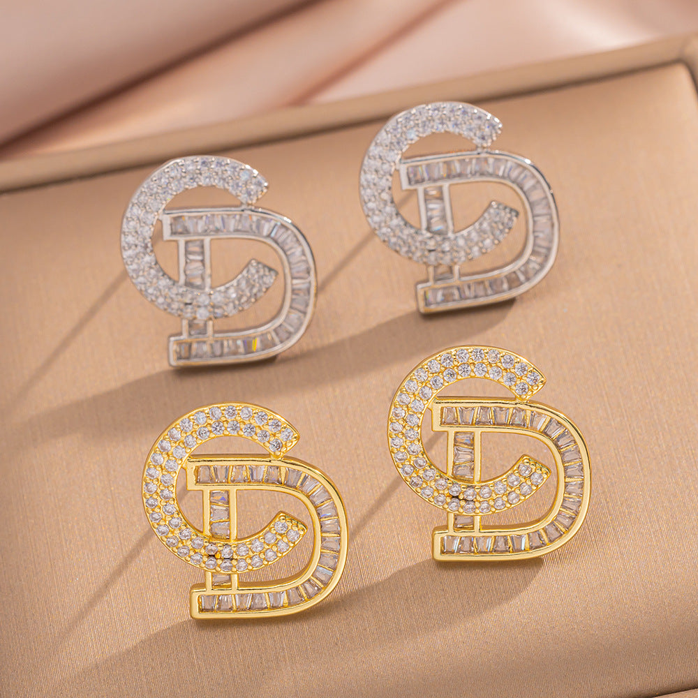 [Love Lucky]Diamond letter stud earrings