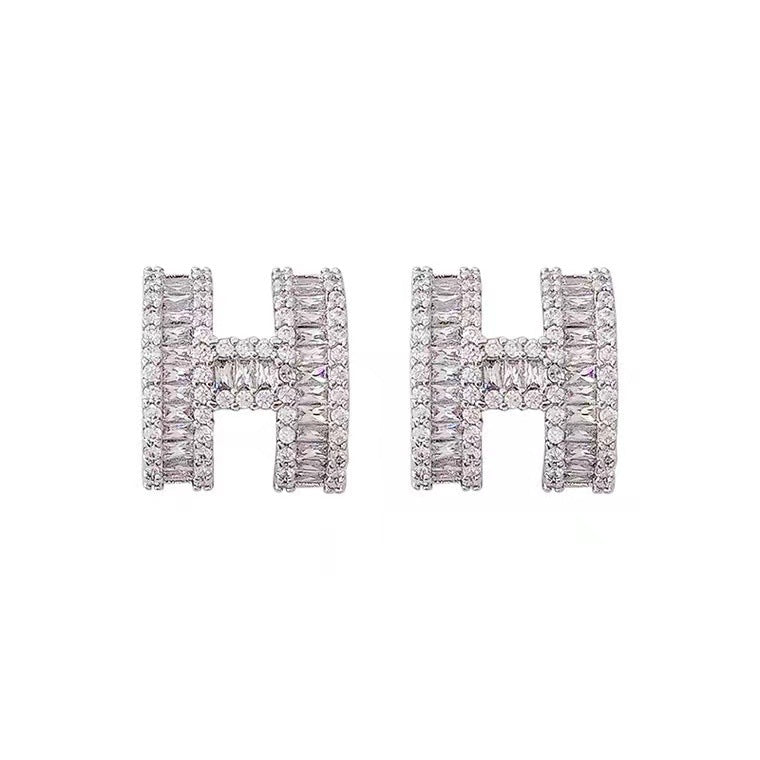 [Love Lucky]Zirconium letter stud earrings