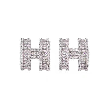 [Love Lucky]Zirconium letter stud earrings