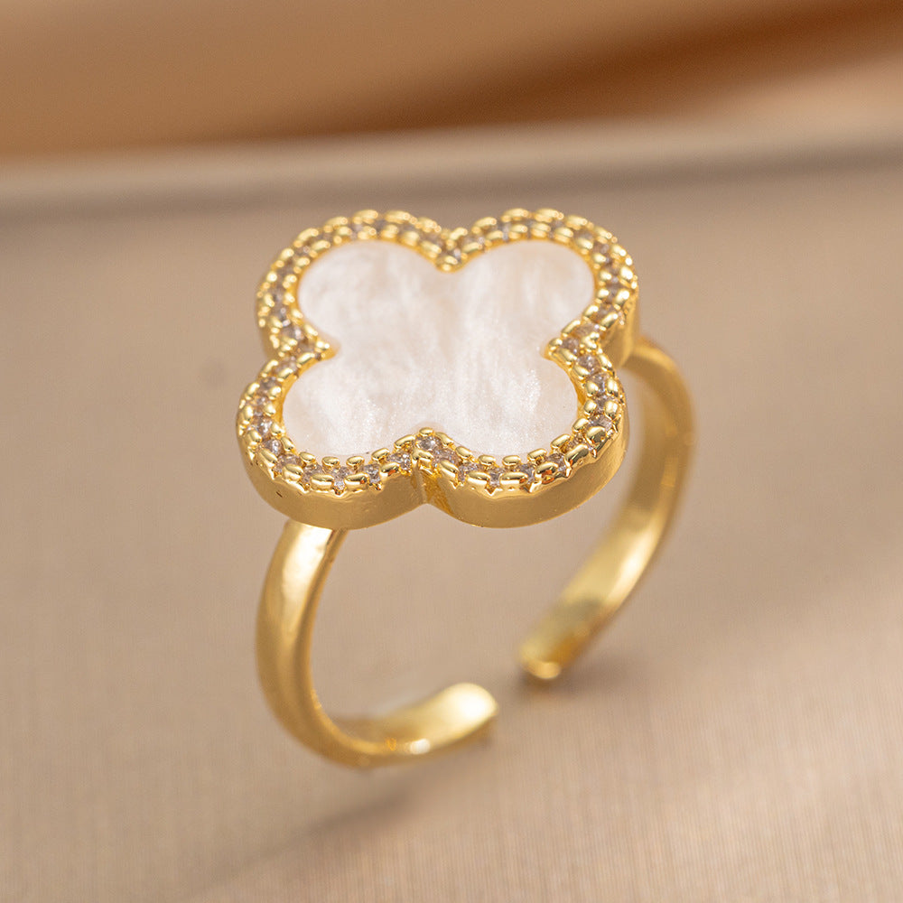 [Love Lucky]Four-leaf black and white shell plated 18k gold ring